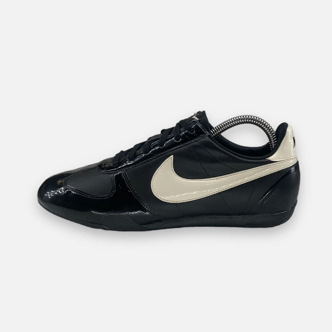 Nike Sneaker 