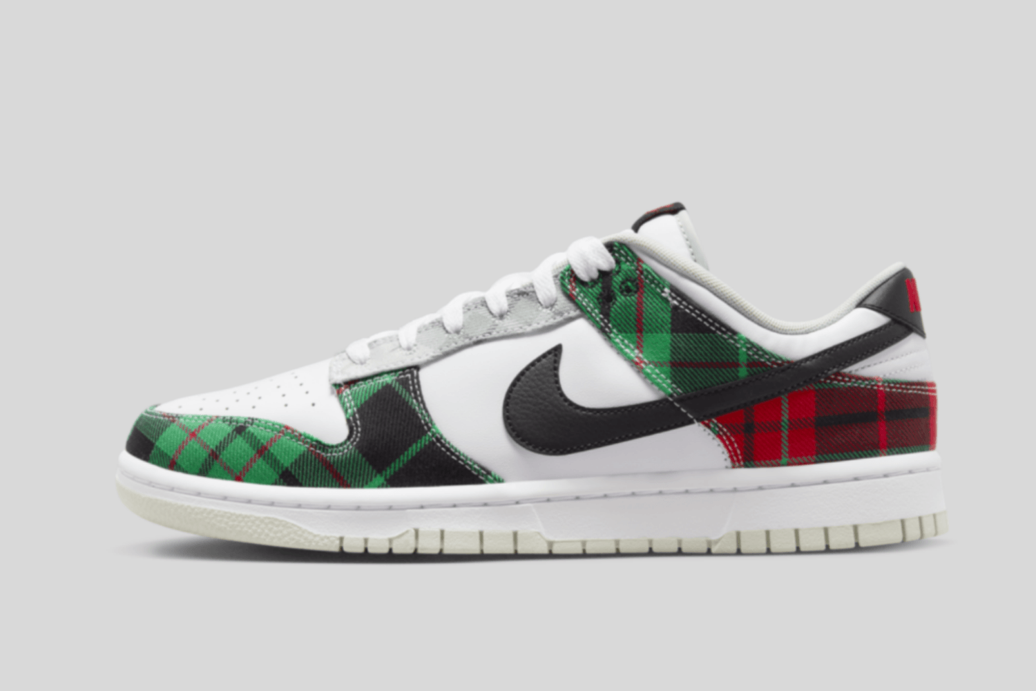 Nike präsentiert den Dunk Low 'Plaid' passend zur Weihnachtssaison