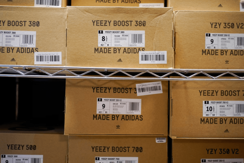 adidas kündigt Verkaufspläne für verbleibende Yeezys an