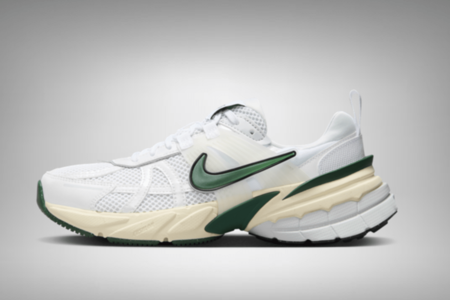Official images of the Nike Runtekk 'White Green'