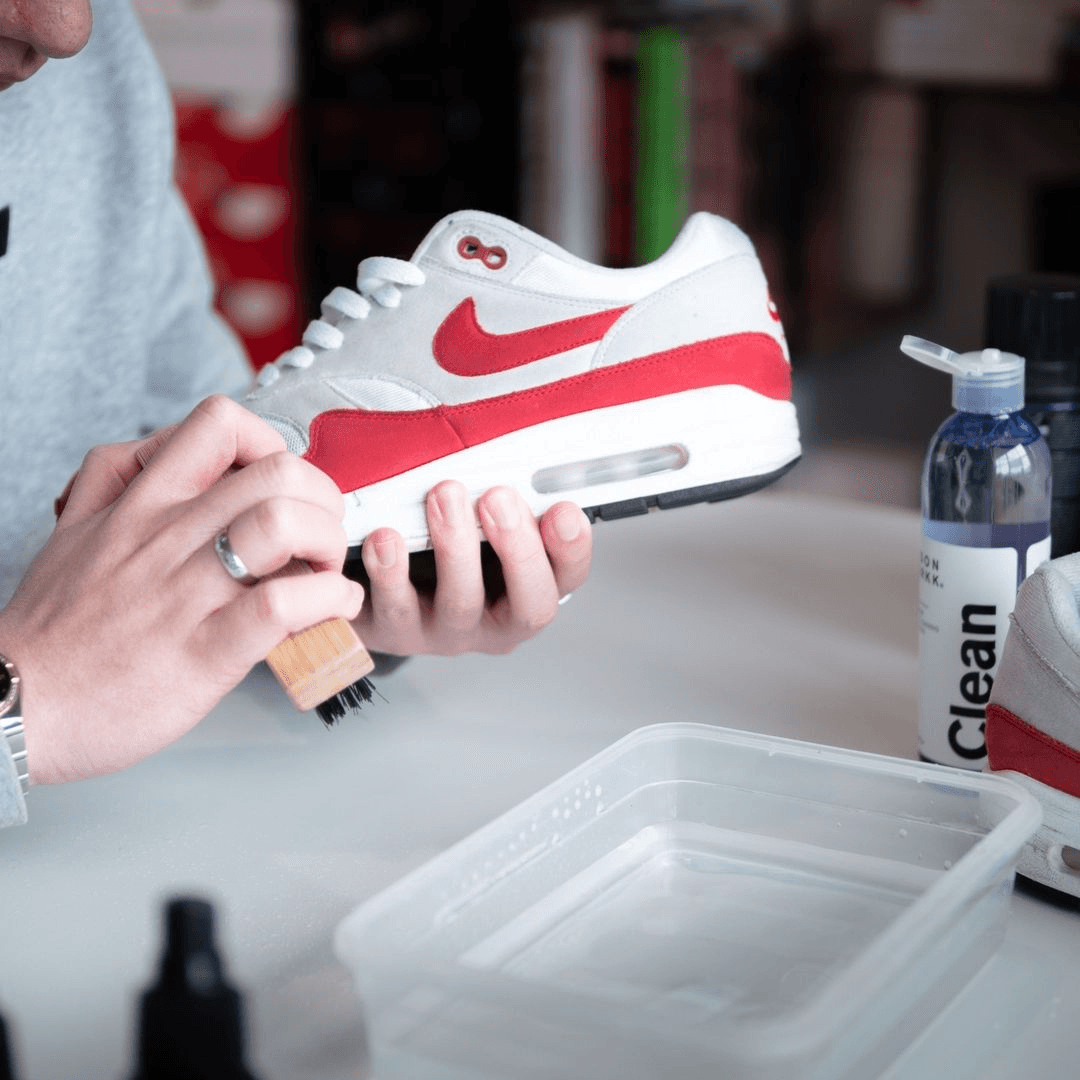 Sneaker schoonmaken 