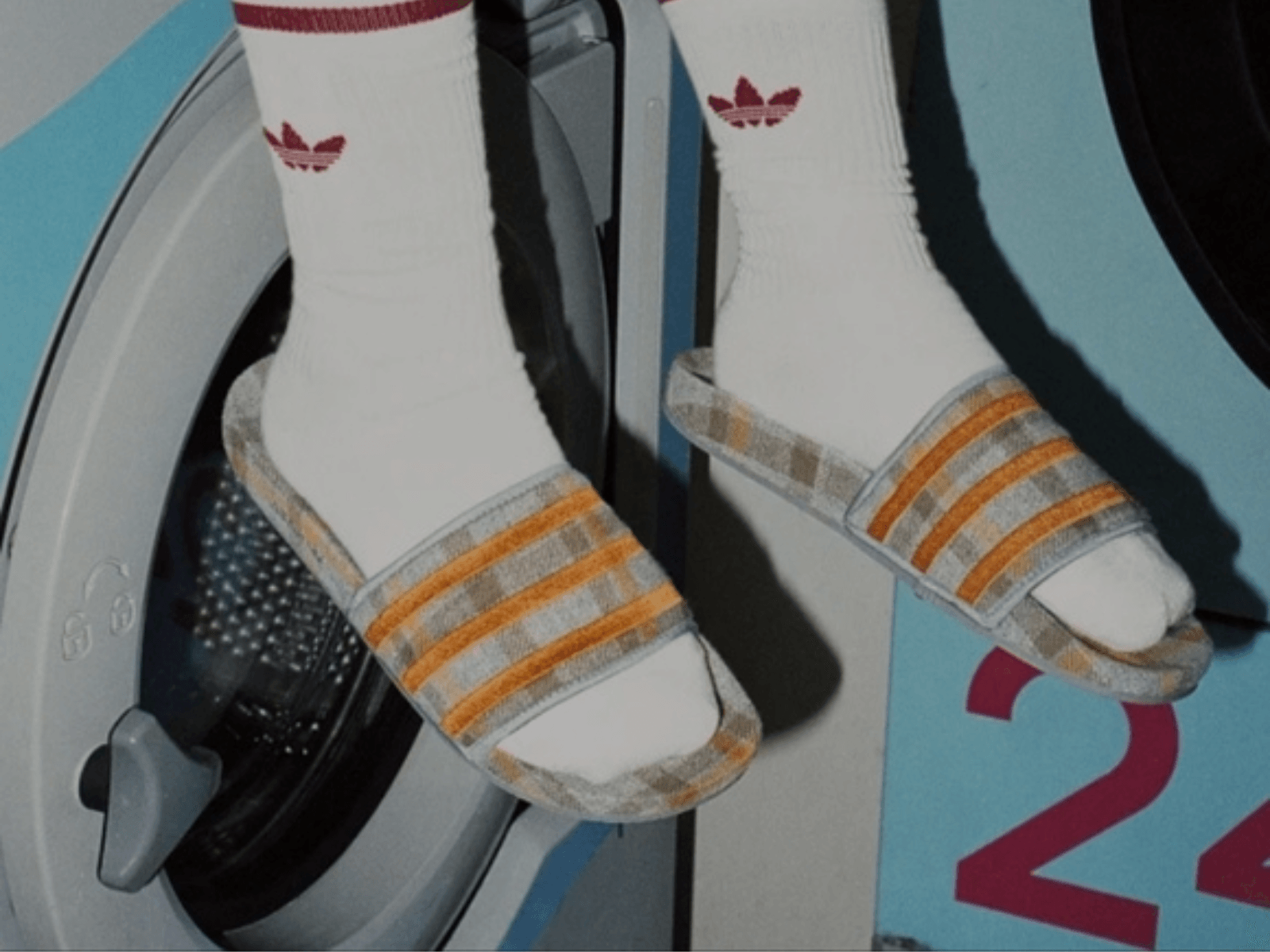 adidas Adilette Banner