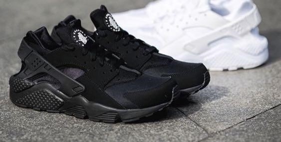 Nike Air Huarache Black and White