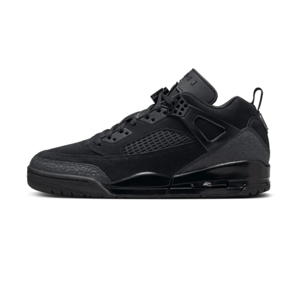 black sneakers air jordan 4 black cat