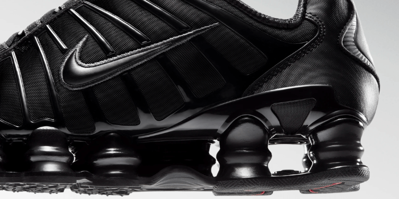 nike shox tl all black close up picture