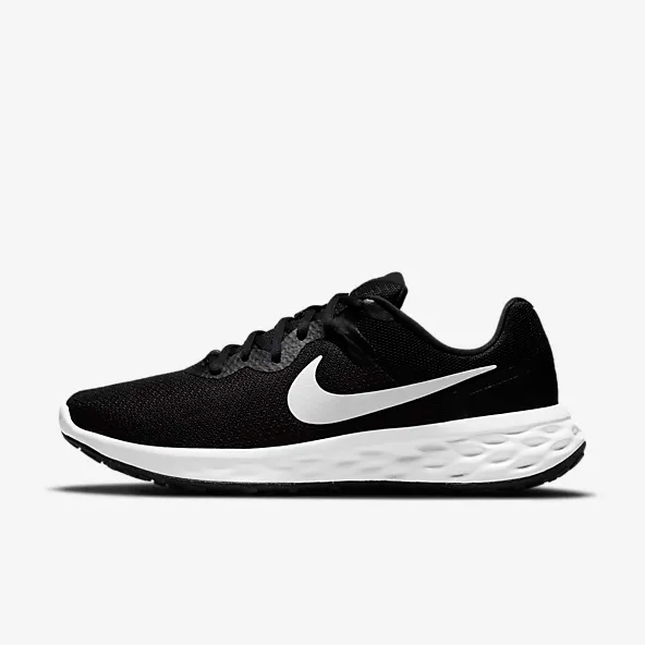 Nike Revolution Sneaker