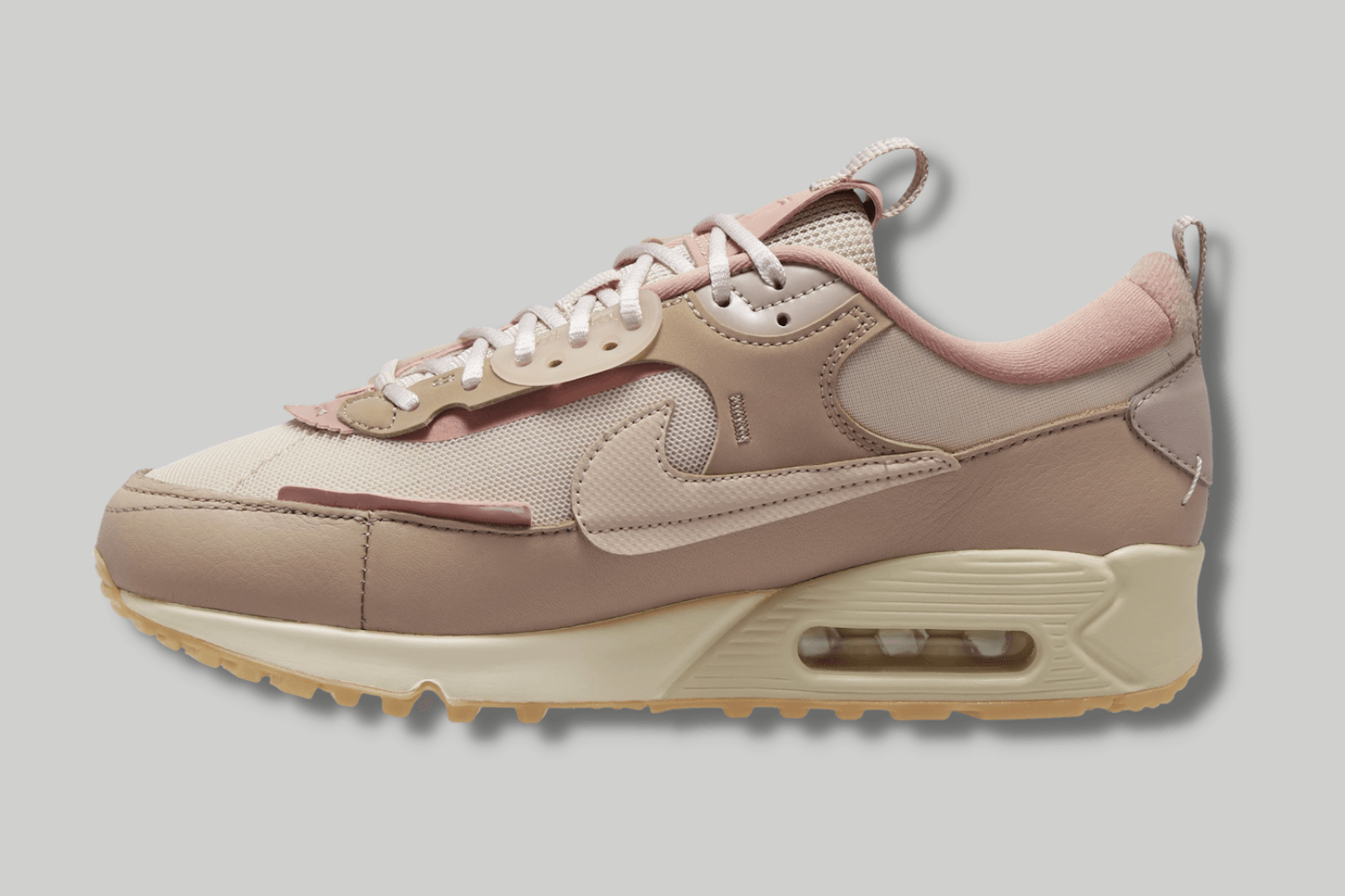 De eerste beelden van de Nike Air Max 90 Scrap