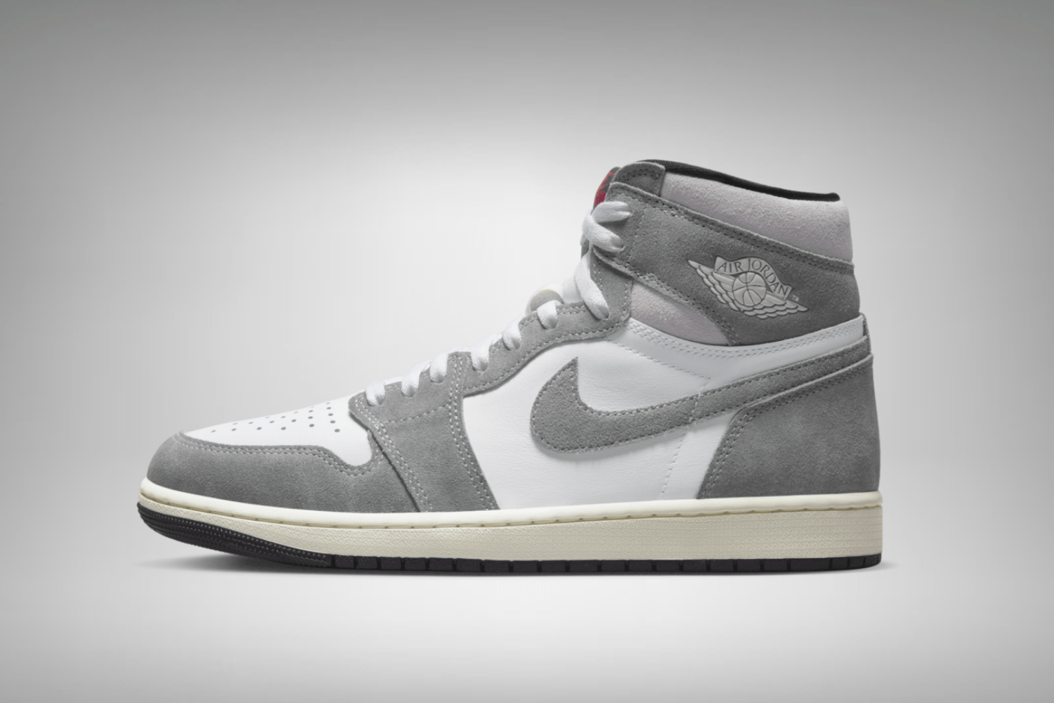 Nike toont de officiële beelden van de Air Jordan 1 High OG &#8216;Washed Black&#8217;