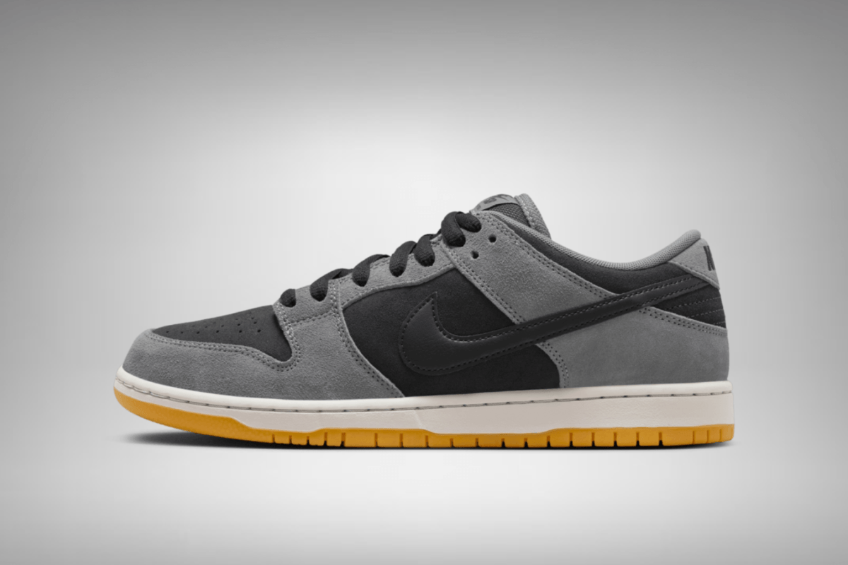 De Nike SB Dunk Low verschijnt in een 'Dark Smoke Grey' colorway