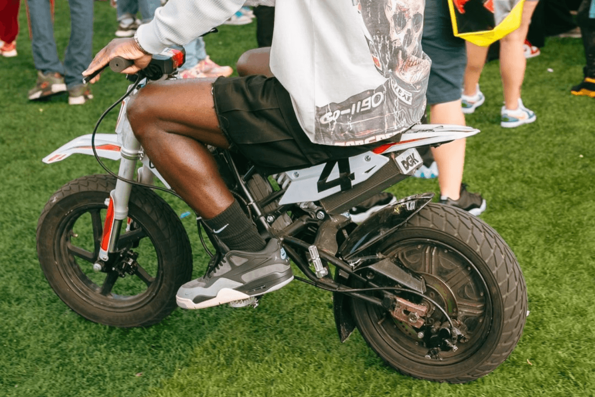 Nigel Sylvester onthult volgende Air Jordan 4 RM colorway