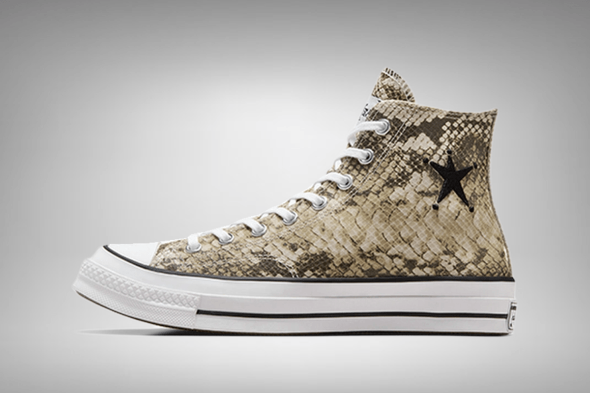 Stüssy onthult de officiële beelden van de Converse Chuck 70 'Snakeskin'