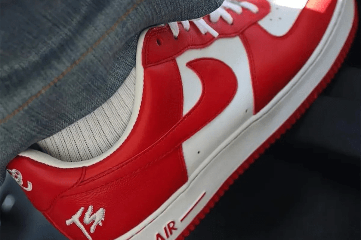 De Terror Squad x Nike Air Force 1 'University Red' verschijnt in augustus 2025