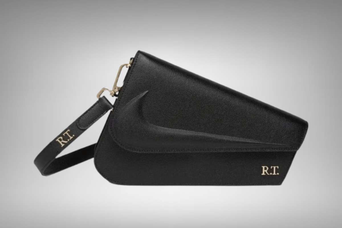 De Riccardo Tisci x Nike Mercer Bag slaat een brug tussen high-end fashion en sportiviteit