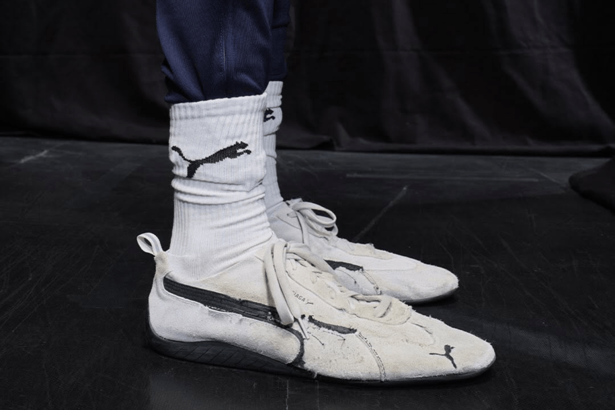 Balenciaga onthult eigen variant van it-shoe PUMA Speedcat