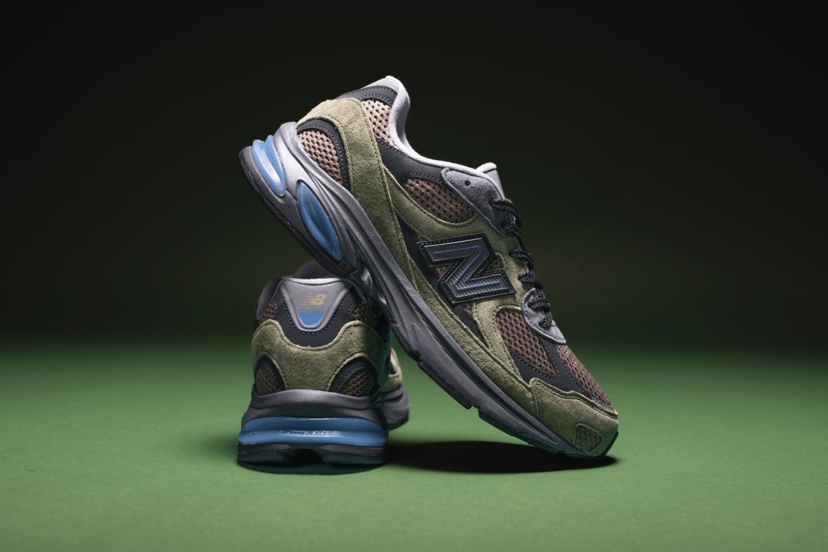 De New Balance 2010 ‘Dark Olivine & Mushroom’ is hier