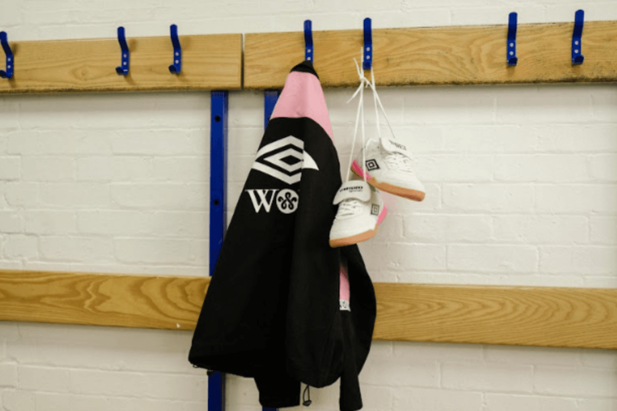 Out now: Umbro en WOEI vieren de pure voetbalcultuur met nieuwe collectie