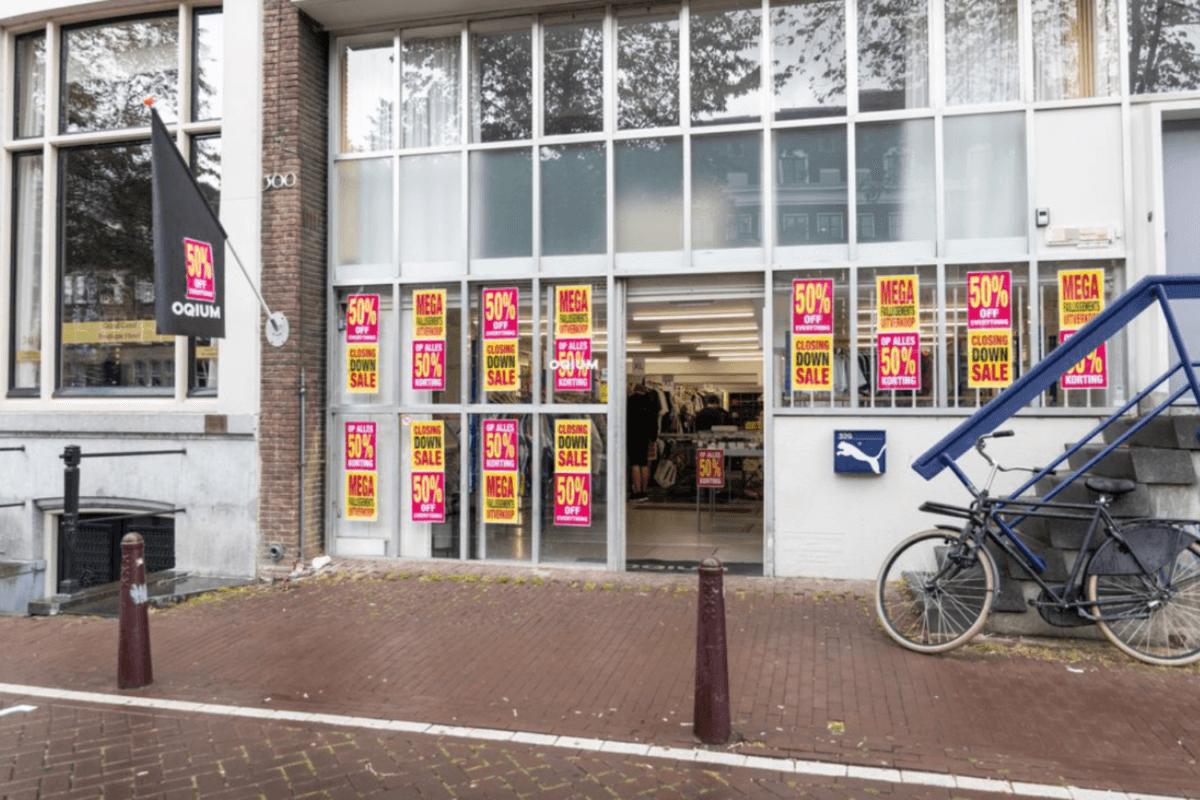 OQIUM Amsterdam sluit de deuren: grote faillissementsuitverkoop met 50% korting op alles