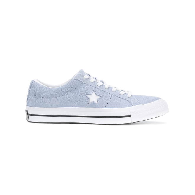 Converse met sterren gepatchte ONESTAR