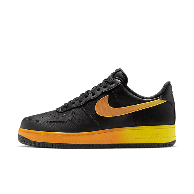 Nike Air Force 1 LV8