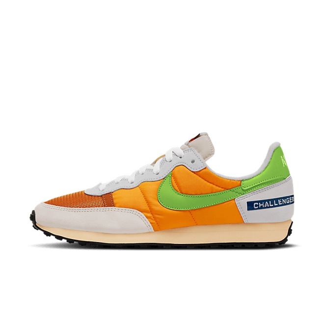 Nike Challenger OG Label Maker Kumquat