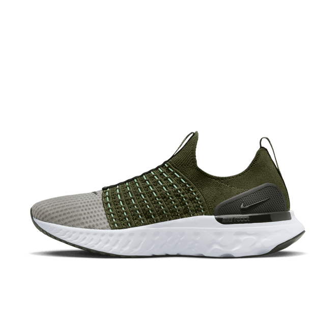 Nike React Phantom Run Flyknit 2 'Rough Green Sequoia'