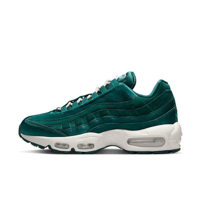 Nike Air Max 95 Green Velvet DZ5226-300