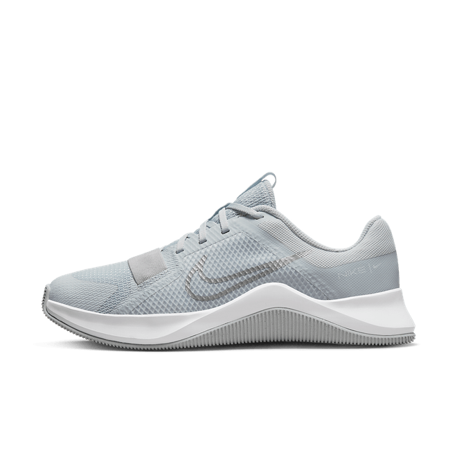 Nike Wmns MC Trainer 2 'Pure Platinum Metallic Silver'