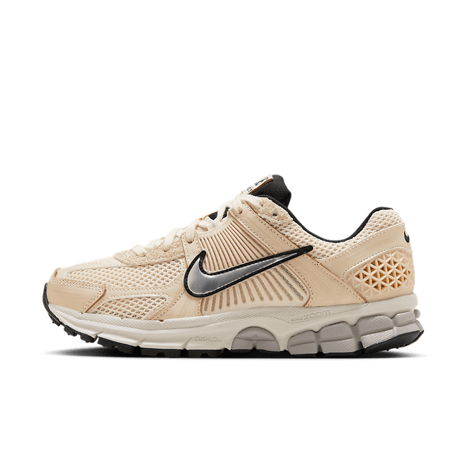 Nike Wmns Air Zoom Vomero 5 'Pearl White Chrome'  FN6742 200