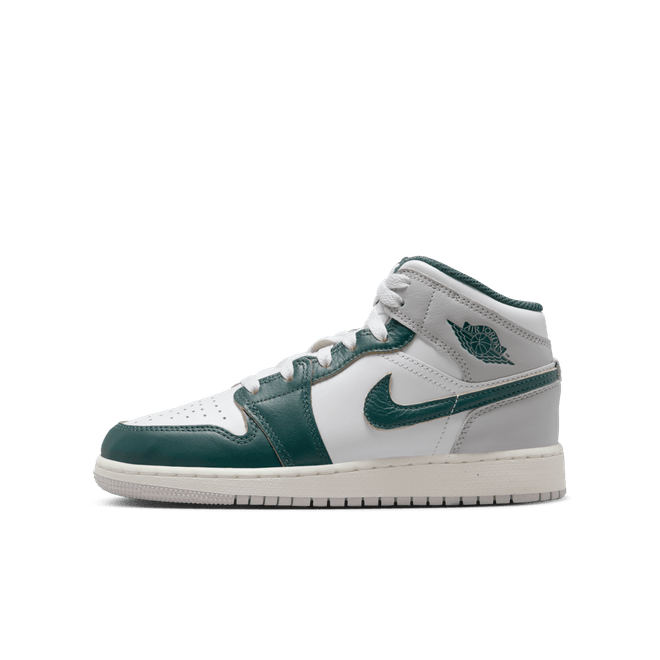 Air Jordan 1 Mid SE Older Kids' FQ8088-103