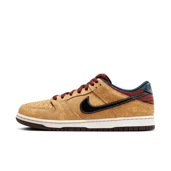 Nike SB Dunk Low Pro 'City of Cinema' FZ1278-200