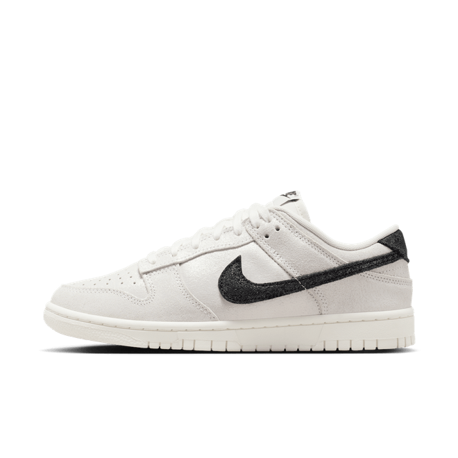 Nike Dunk Low SE WMNS 'White & Team Red' HQ3502-100