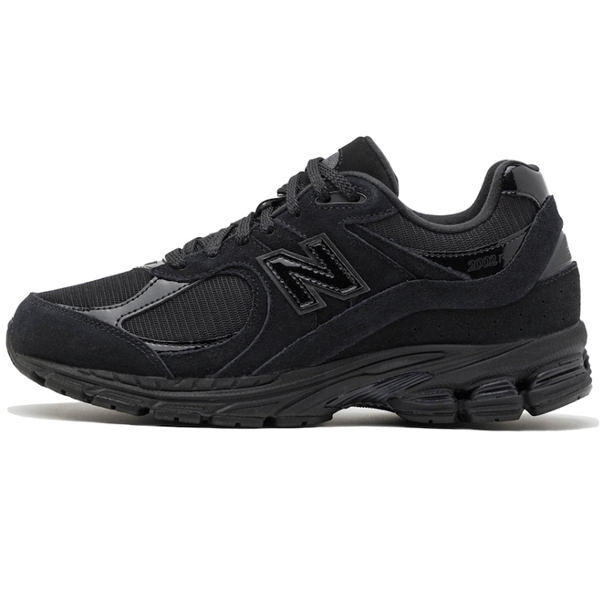 New Balance 2002R Triple Black M2002RZB