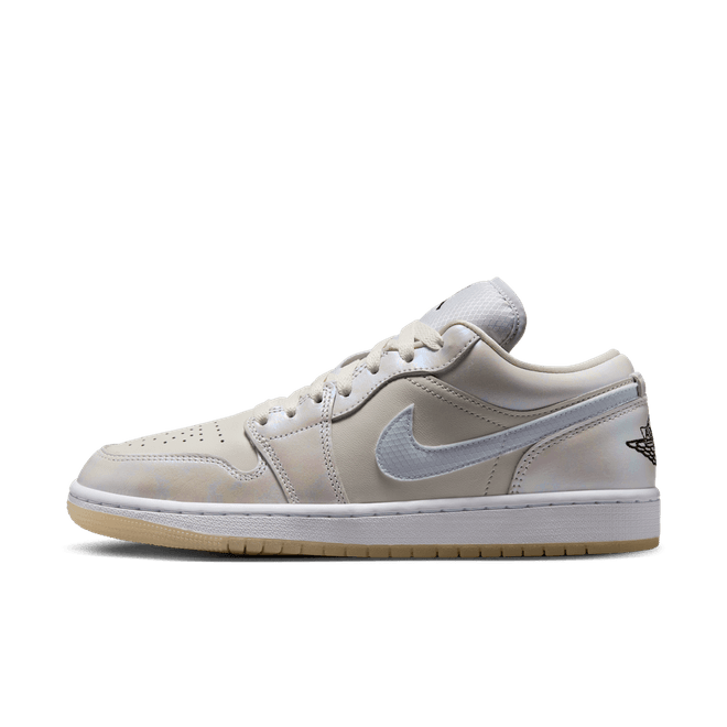 Air Jordan 1 Low SE Year of the Snake (2025) (Women's) HF4080-001