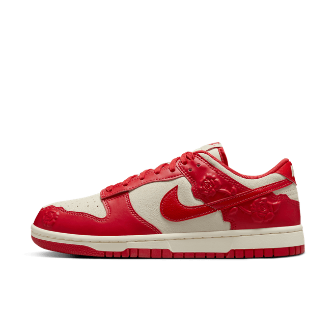 Nike Dunk Low WMNS 'Red Roses' HF1986-100