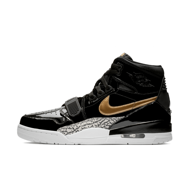 Air Jordan Legacy 312 'Black & Gold' AV3922-007