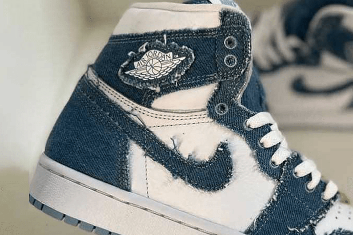 Die ersten Bilder von dem Air Jordan 1 WMNS High OG 'Denim'