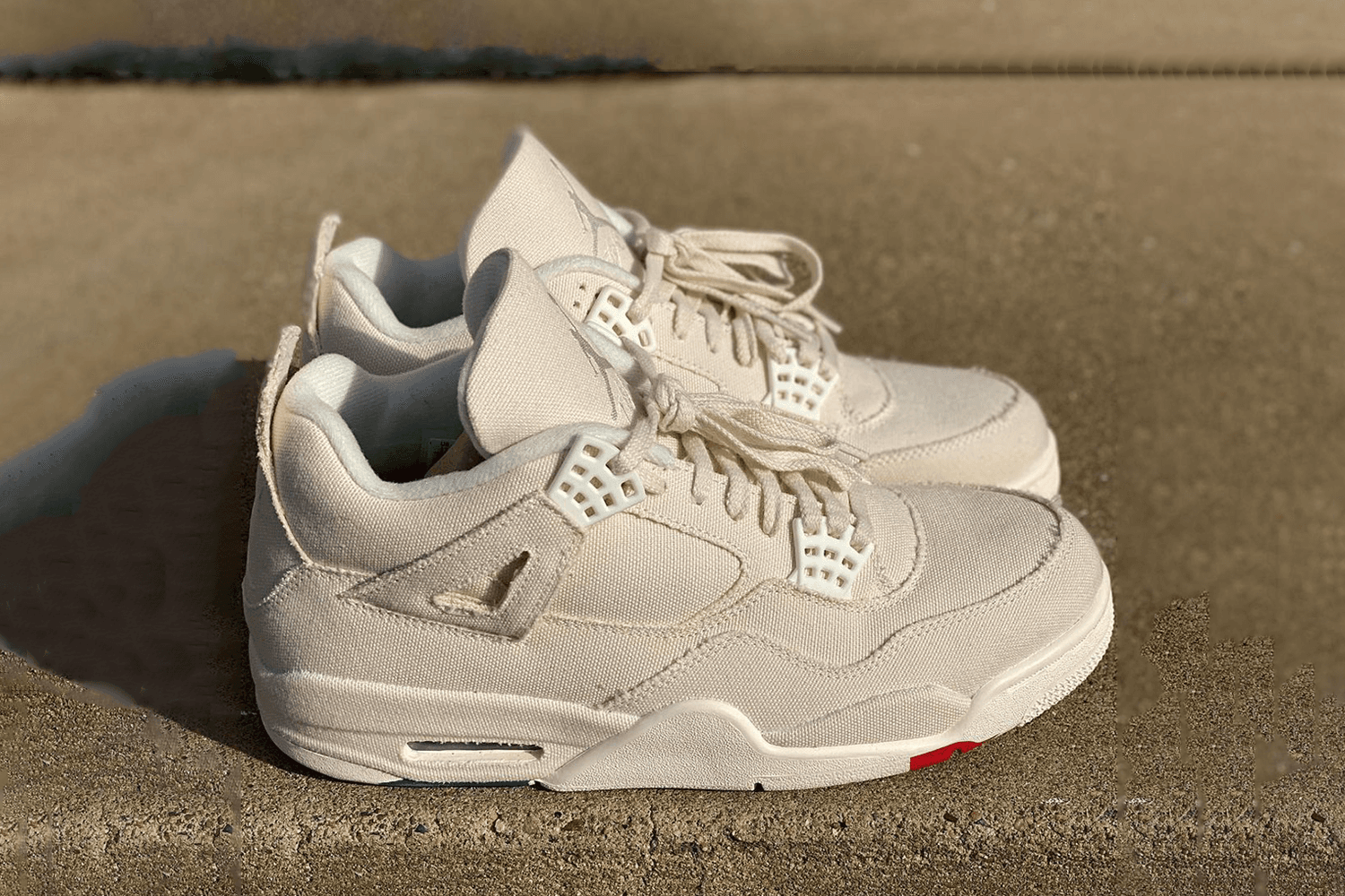 Der Air Jordan 4 WMNS 'Canvas' erwartet uns diesen Sommer