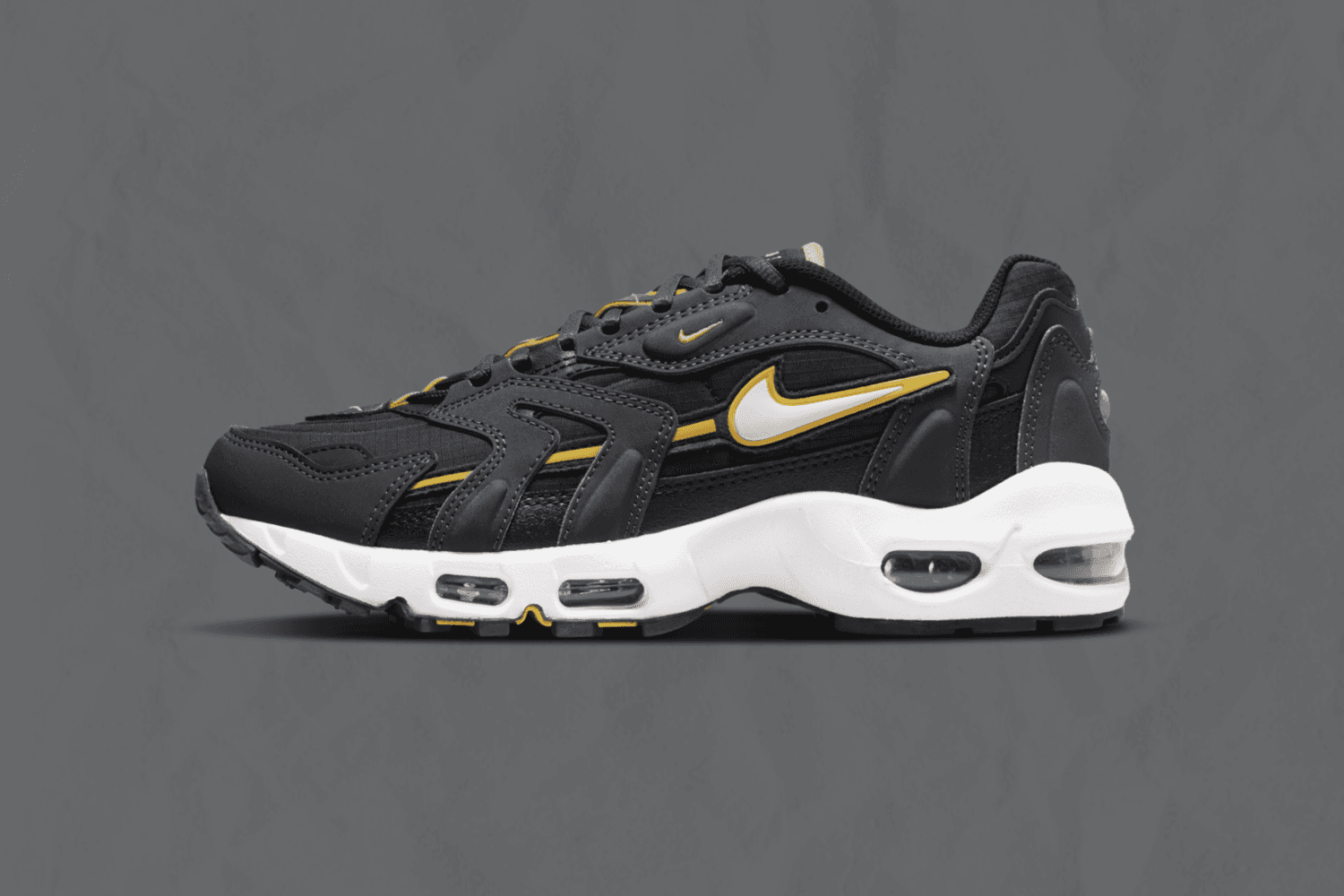 Der Nike Air Max 96 II 'Black/University Gold' aus Gotham