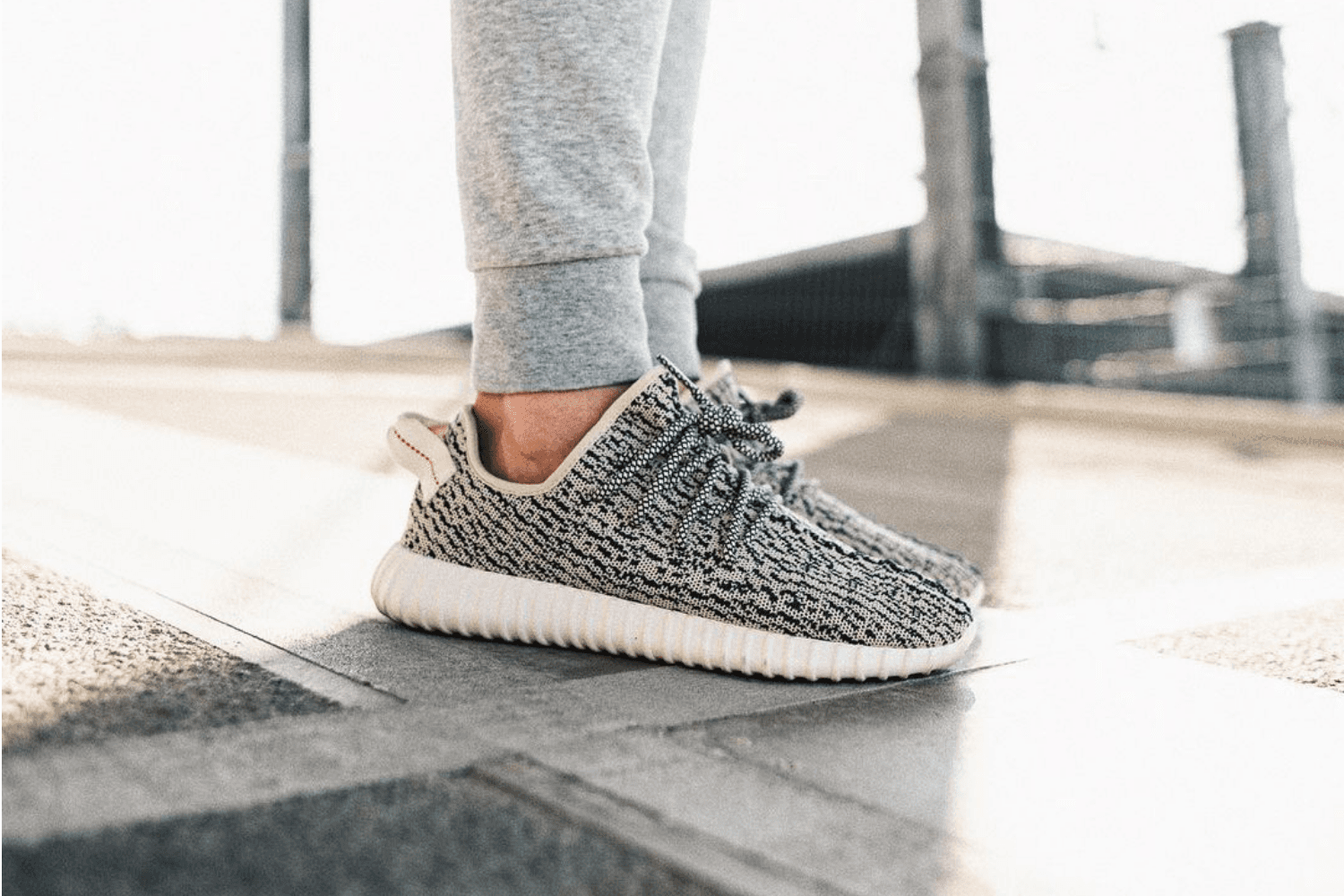 Der adidas Yeezy Boost 350 'Turtle Dove' kommt noch einmal auf den Markt