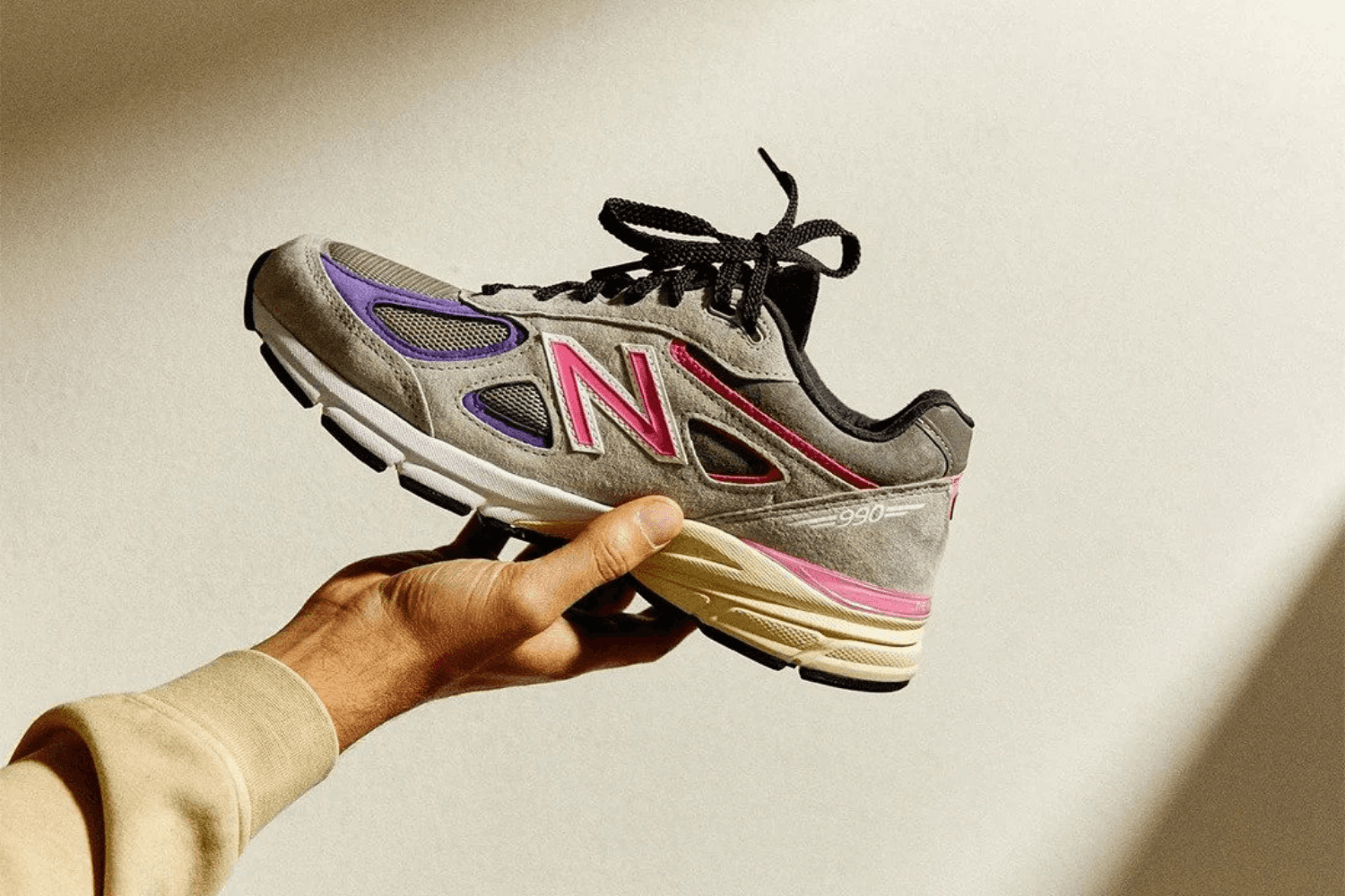 Ein Blick auf den Kith x New Balance 990v4 'United Arrows'