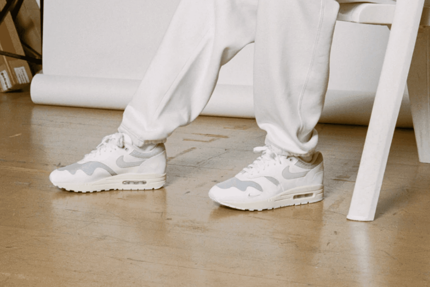 Der Patta x Nike Air Max 1 'Pure Platinum' - The Next Wave