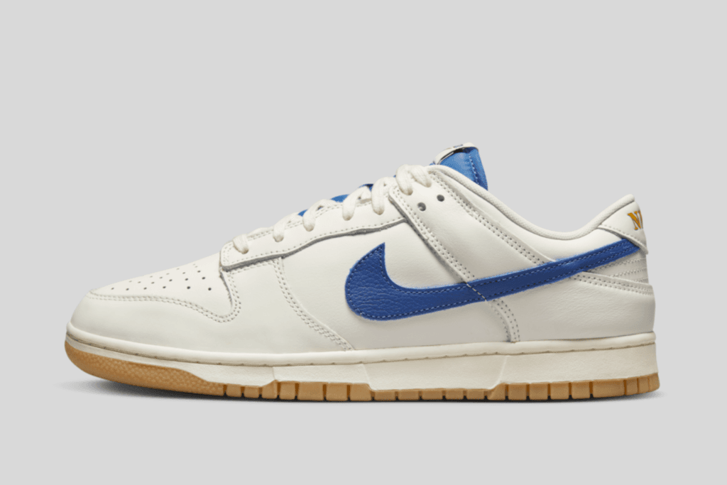 Der Nike Dunk Low kommt in einem 'Sail Blue' Colorway