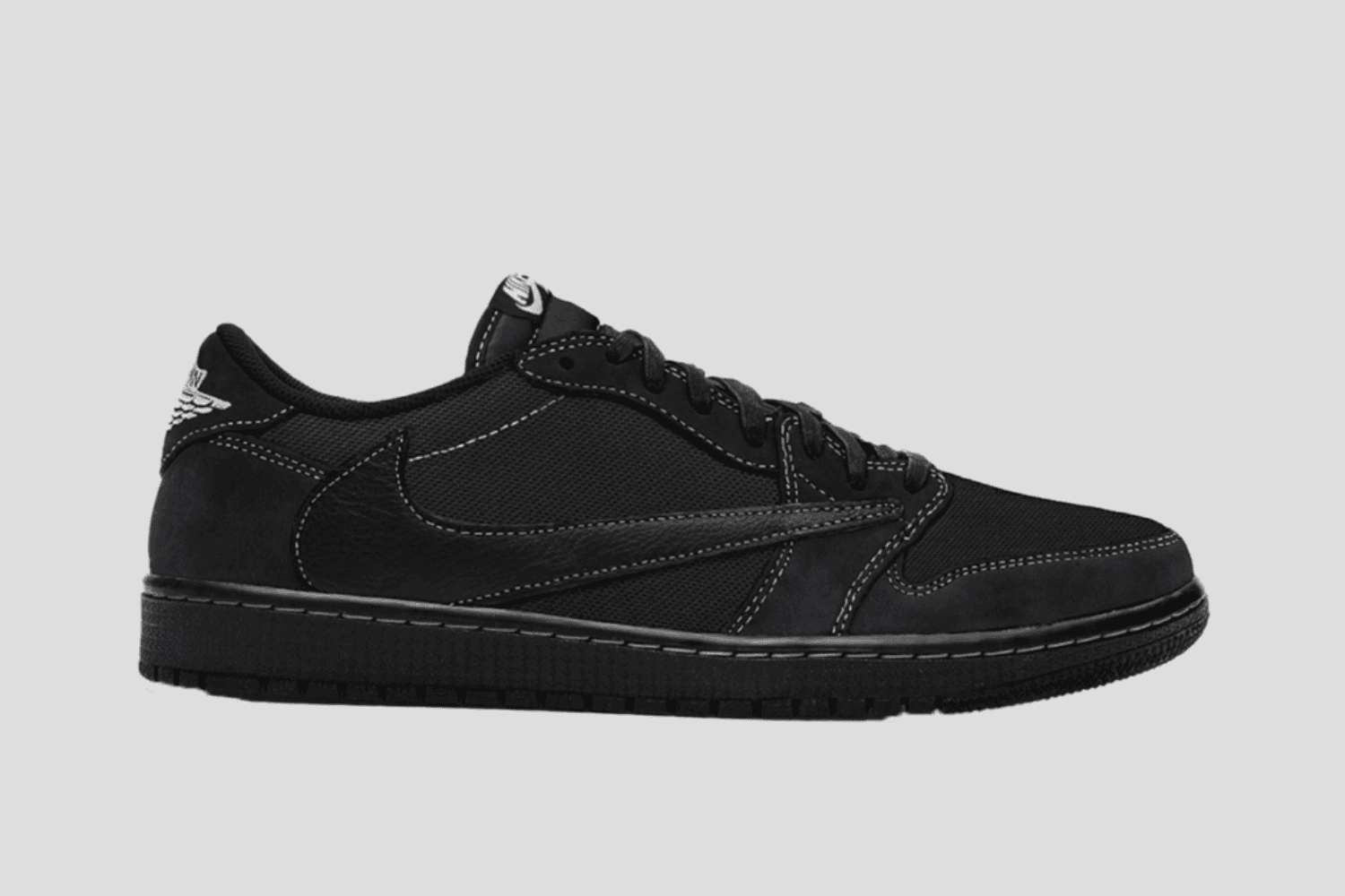 Travis Scott x Air Jordan 1 Low 'Triple Black' gesichtet