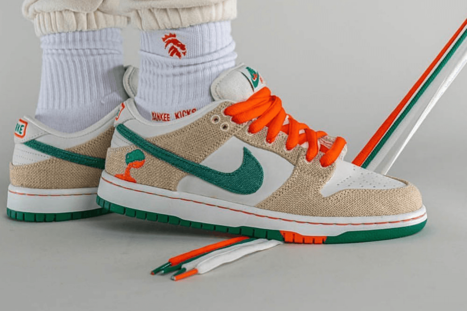 Der Jarritos x Nike SB Dunk Low im Detailcheck