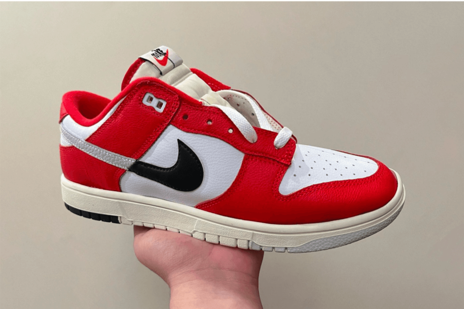 Der Nike Dunk Low 'Chicago Split' im Detailcheck