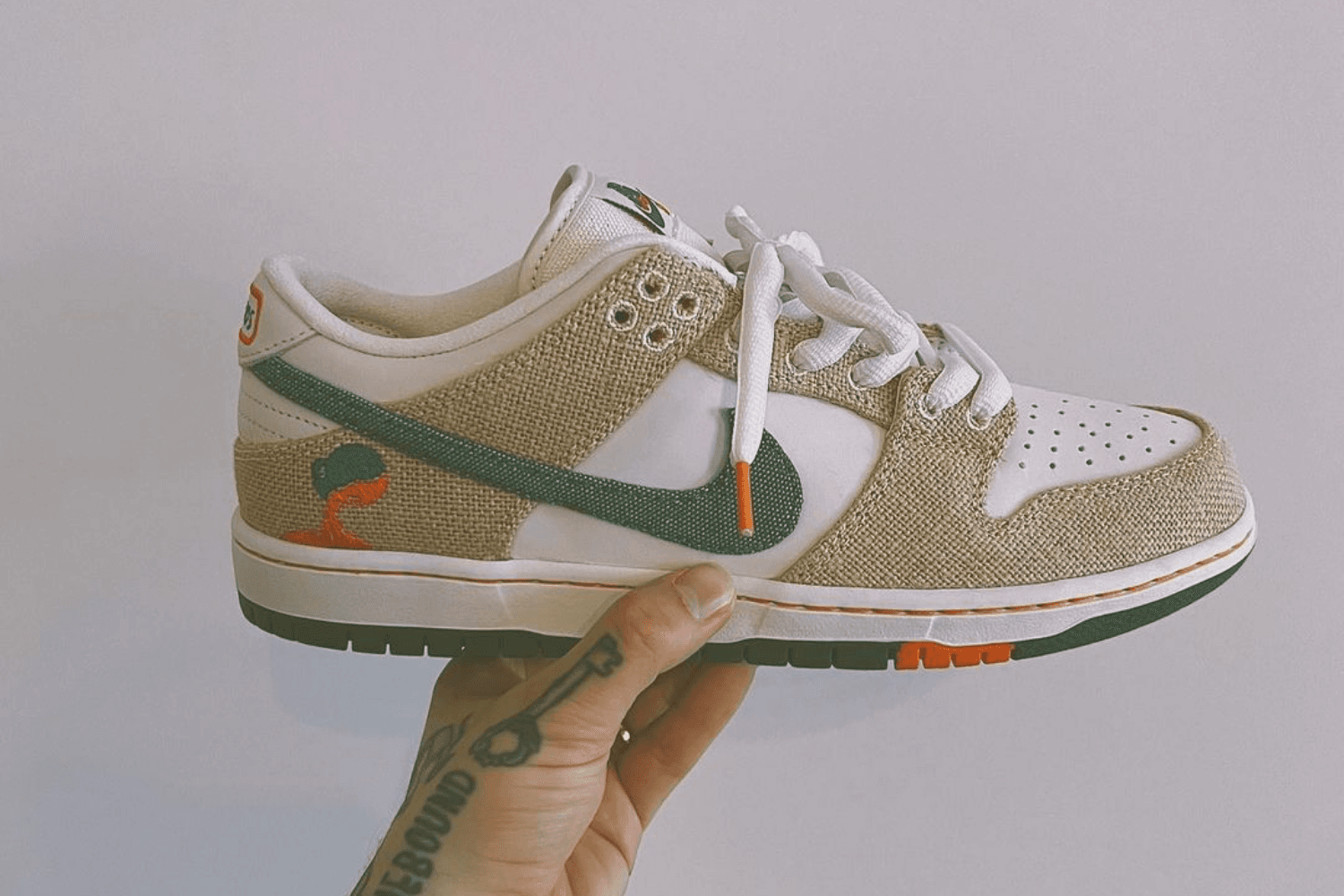 Release Reminder: Jarritos x Nike SB Dunk Low 'Phantom und Malachite'