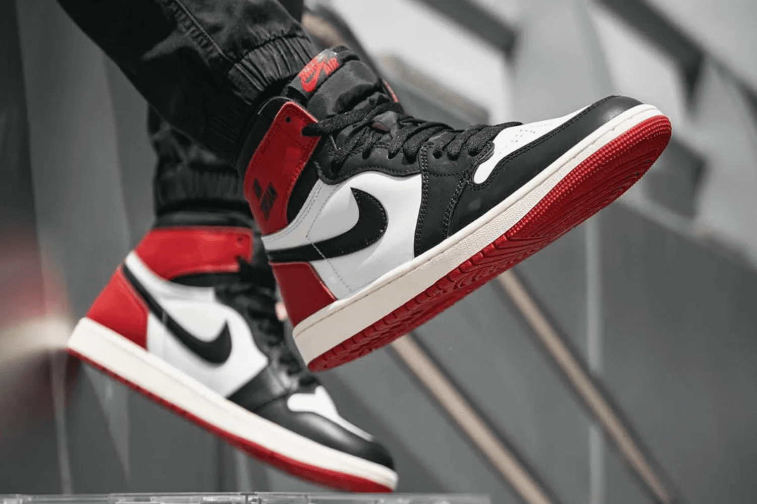 Erscheint der Nike Air Jordan 1 High OG 'Black Toe Reimagined' in 2024?