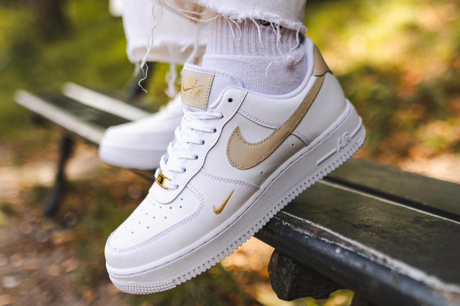 Beginnt das Schuljahr stilvoll mit Nike 'Fresh to School' - Nike Air Force 1 '07 Essential 'Beige'