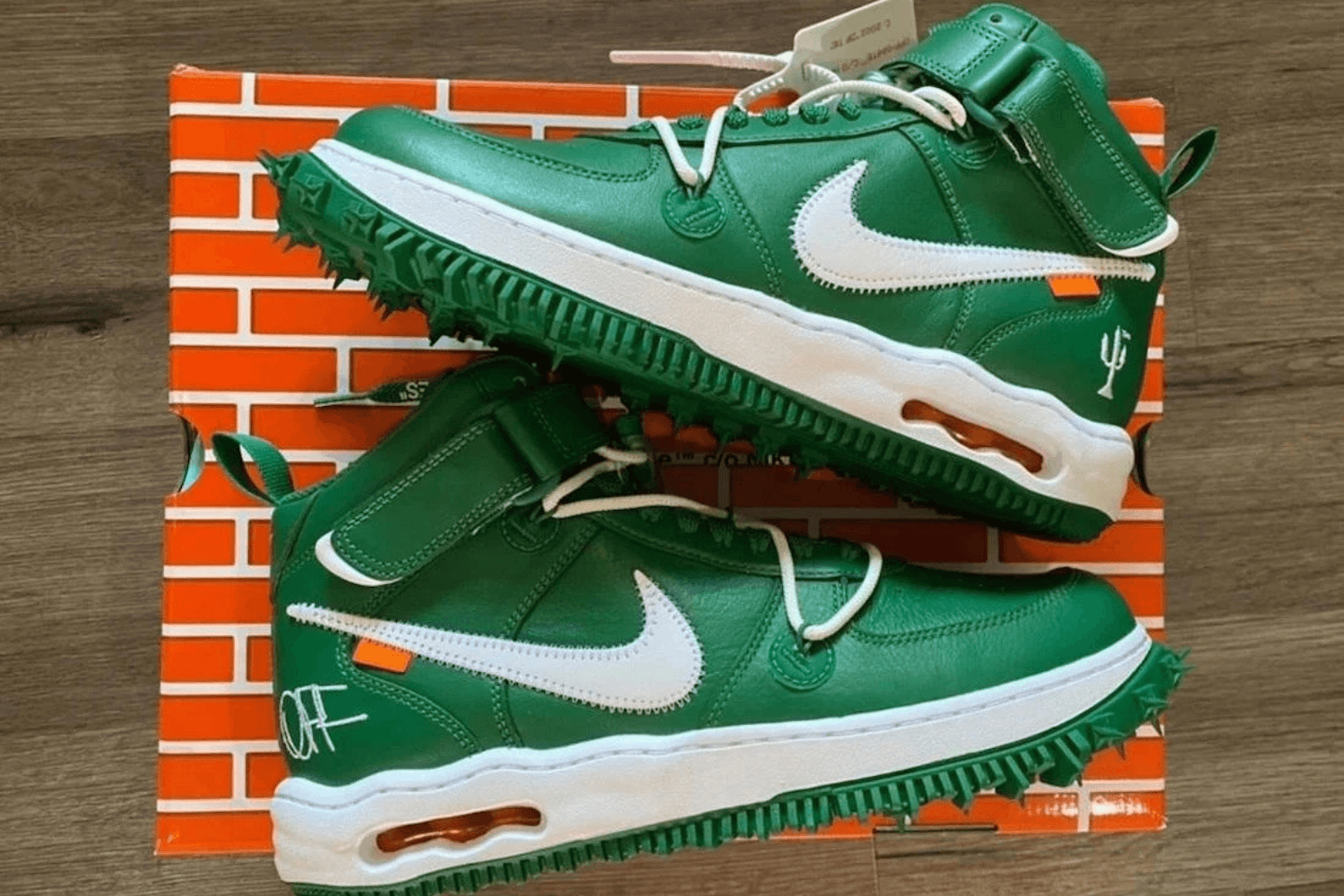 First images Off-White x Nike AF 1 Mid ‘Pine Green’