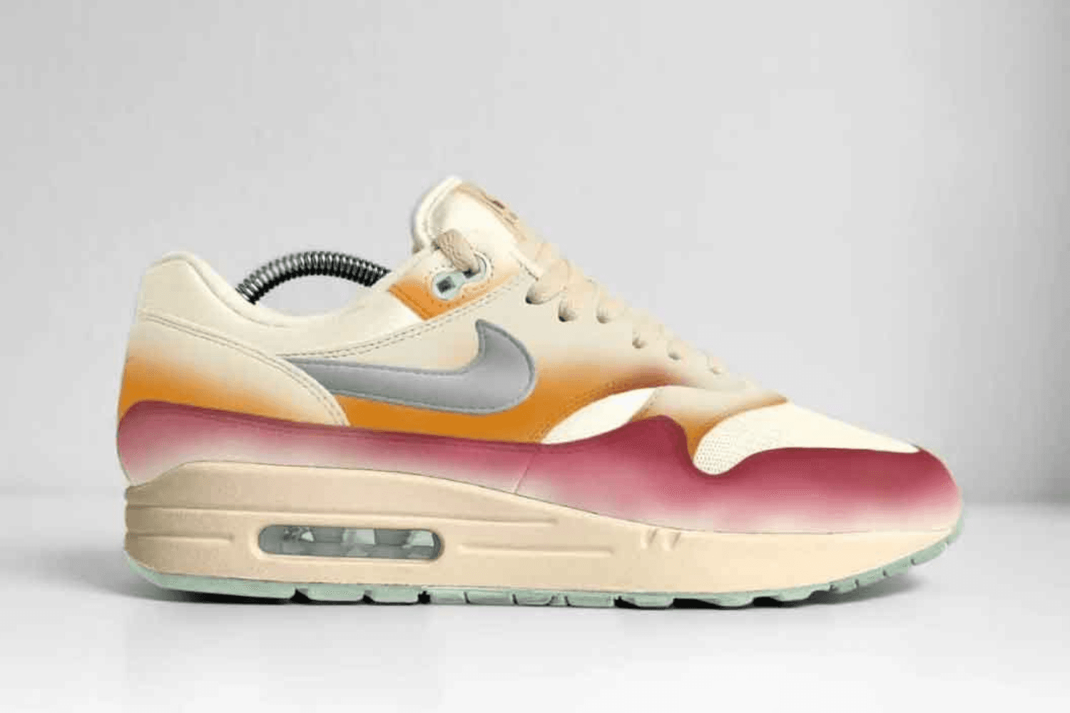 Mock-up images Nike Air Max 1 WMNS 'Sofvi'